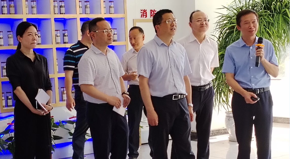 四川證監局黨委書(shū)記、局長(cháng)唐理斌一行來(lái)公司調研